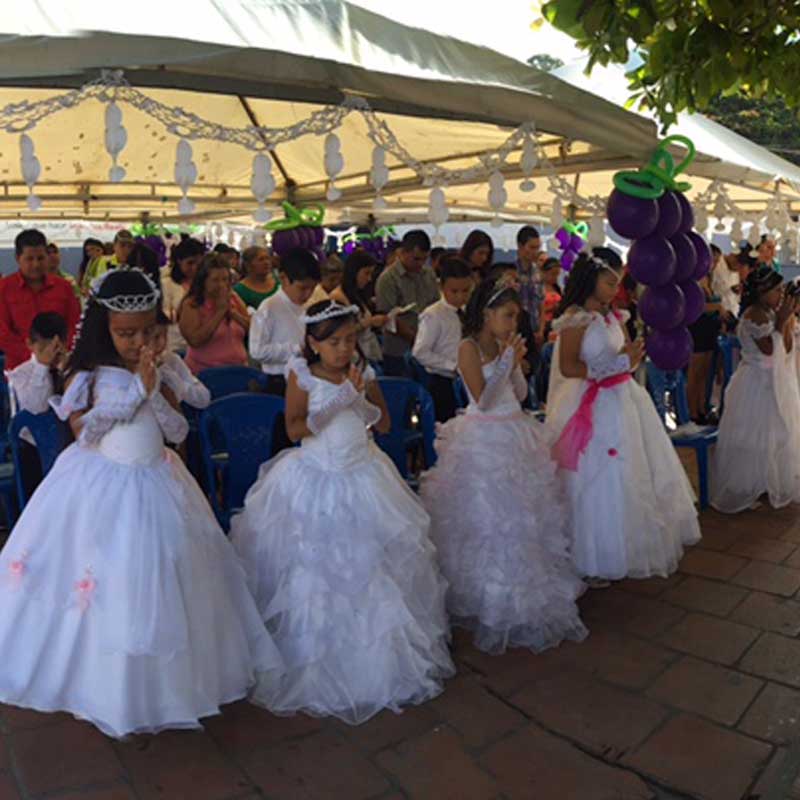 Primeras comuniones y bautizos en Estructurar